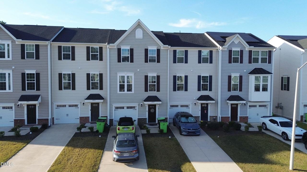 6425 Pathfinder Way - Photo 6 of 40