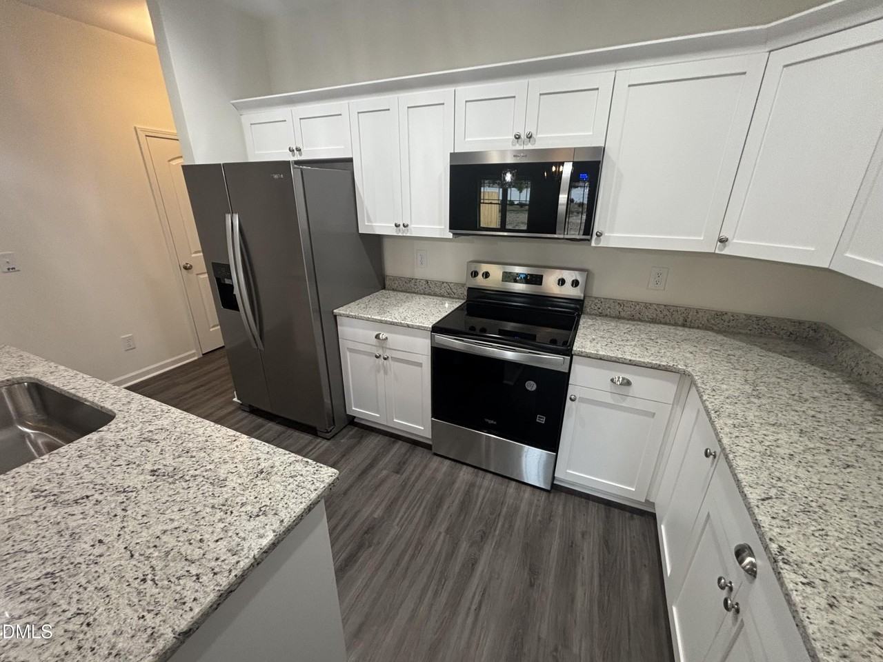 610 S Blackmon St - Photo 3 of 24