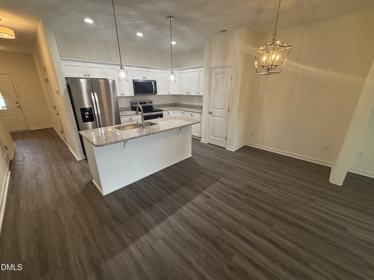 610 S Blackmon St - Photo 4 of 24