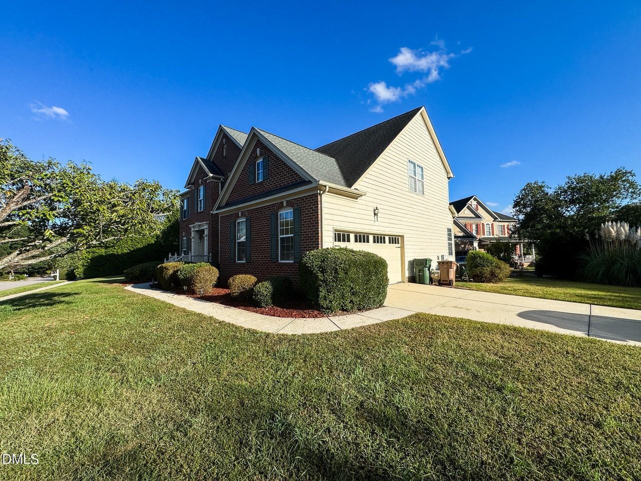 209 Oxcroft St - Photo 2 of 25