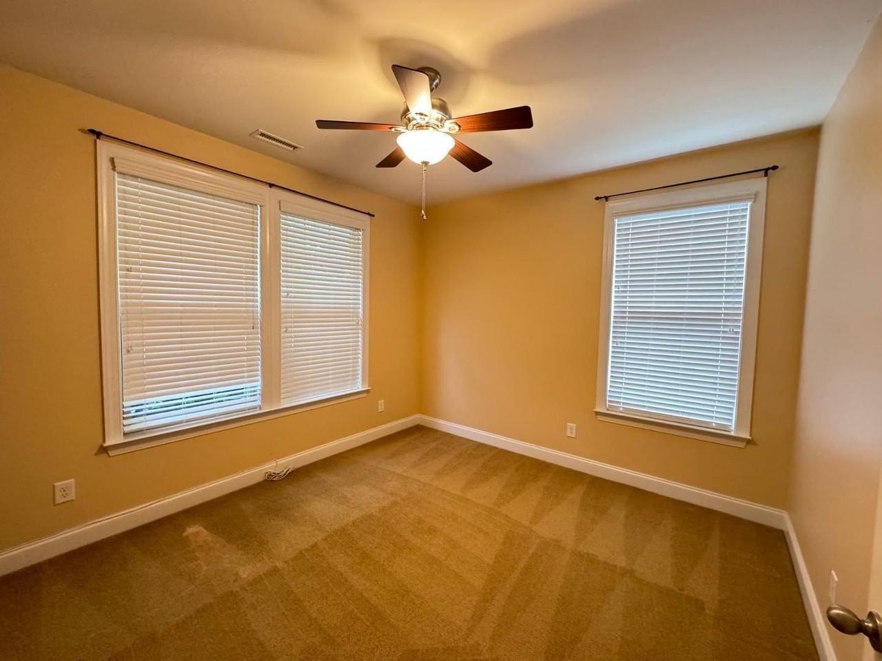 103 Sea Glass Court - Photo 4 of 24