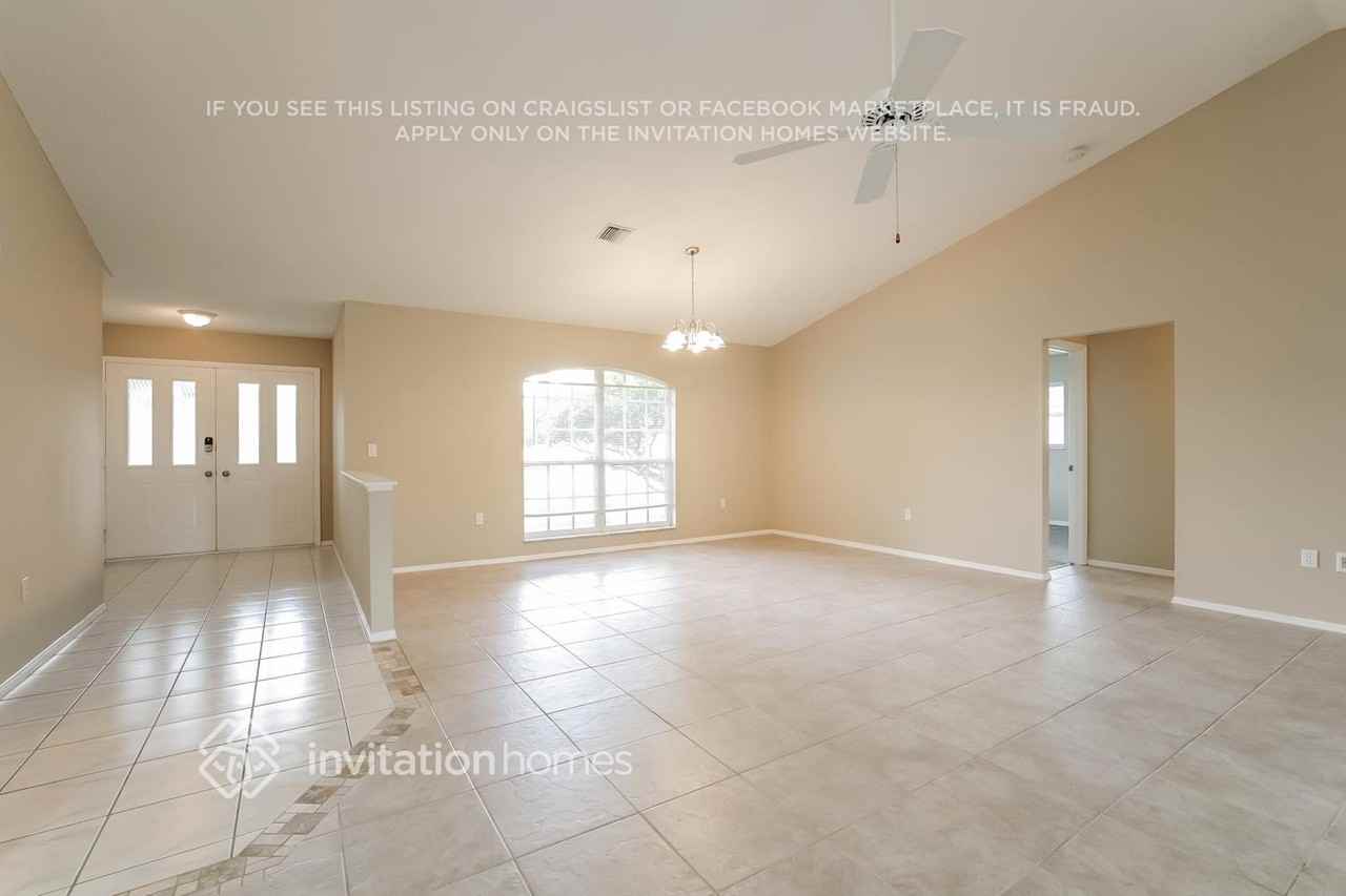 433 Lake Of The Woods Dr - Photo 3 of 17