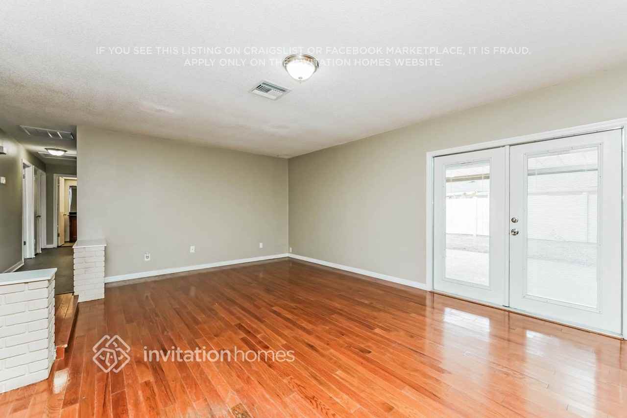 7513 Meadow Dr - Photo 3 of 17