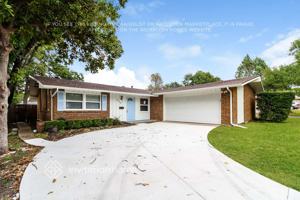 featured image of 920 Waterview Cir