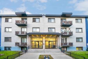 featured image of 2415 Av Madison