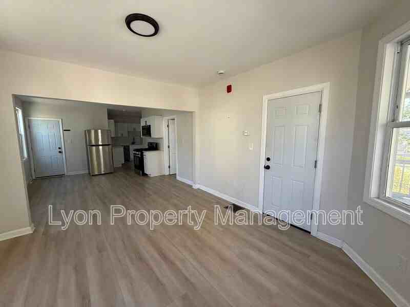 204 Chapin Ave #1F - Photo 2 of 11