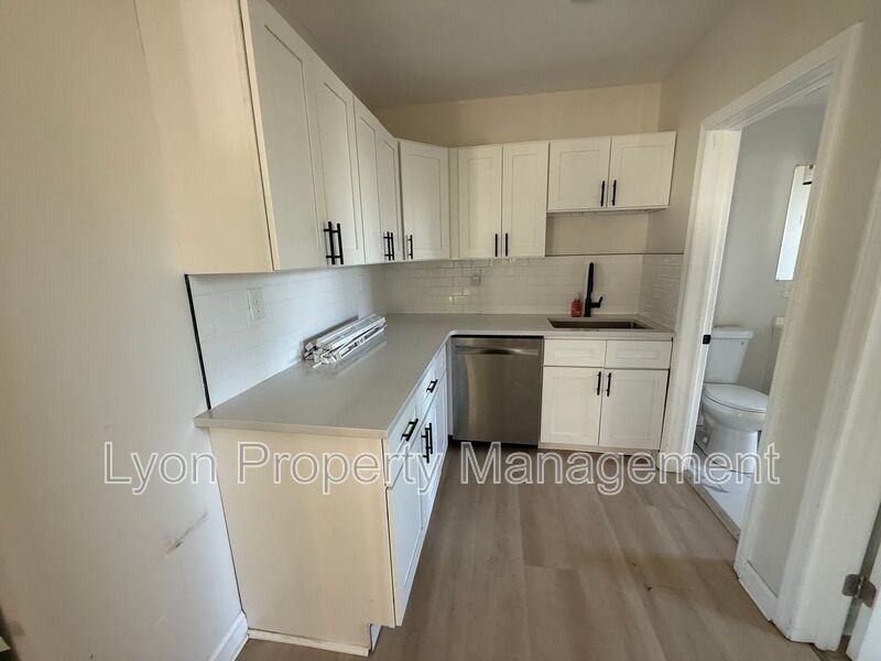 204 Chapin Ave #1F - Photo 5 of 11