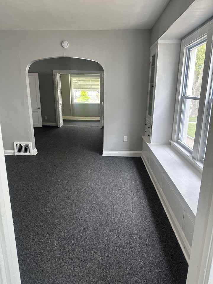 3643 E 146th - Photo 3 of 8