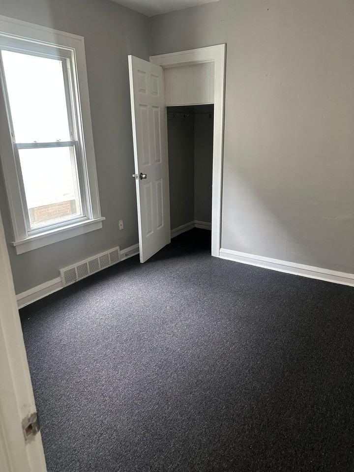 3643 E 146th - Photo 6 of 8