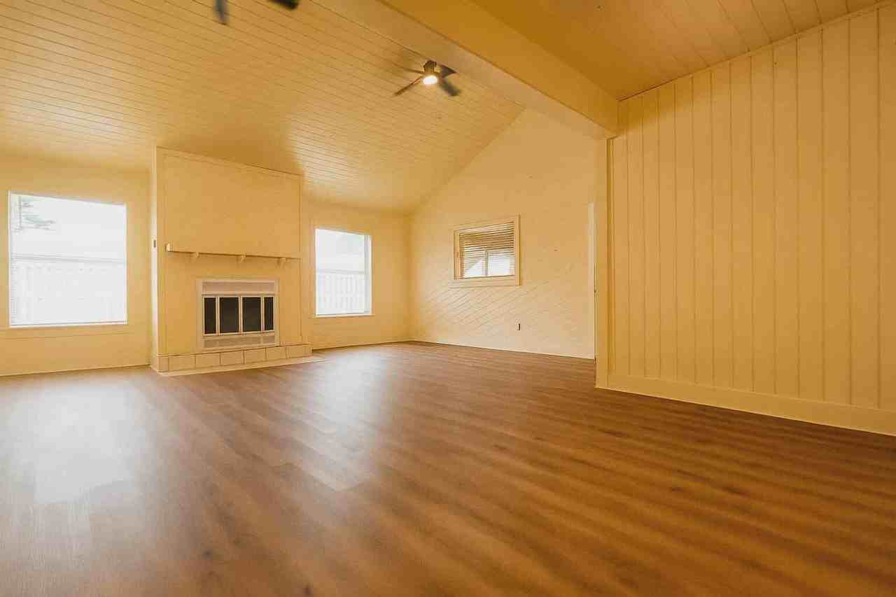 746 Ironwood Dr - Photo 3 of 26