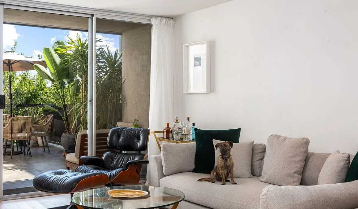 8530 Holloway Dr - Photo 2 of 6