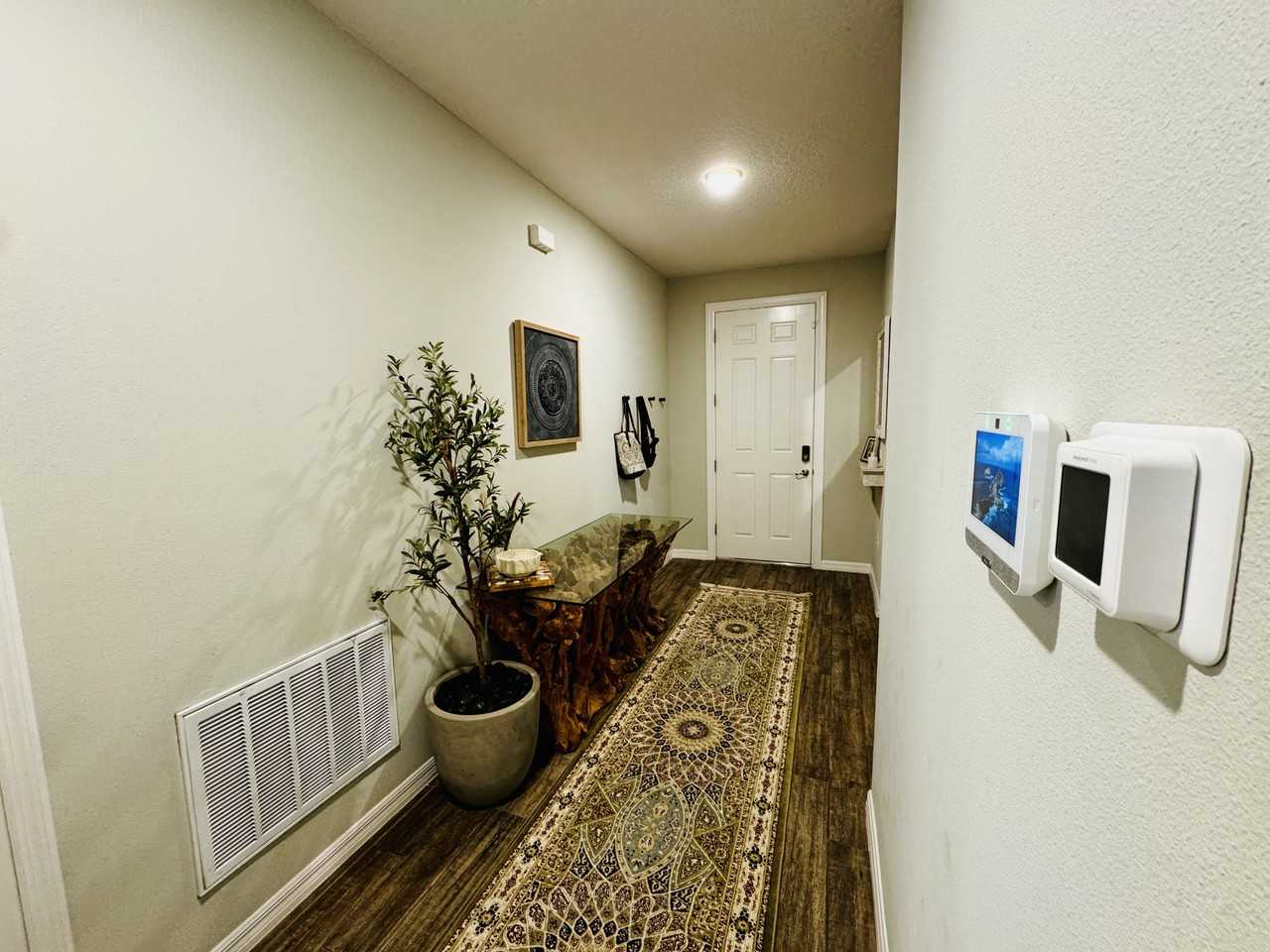 948 Alminar Ave Se #NA - Photo 2 of 18