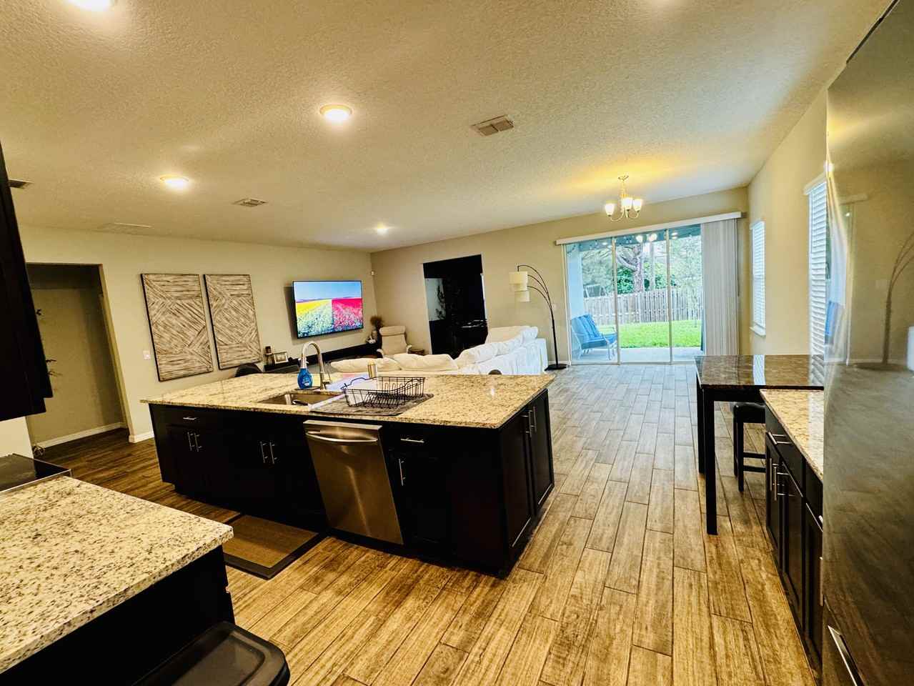 948 Alminar Ave Se #NA - Photo 4 of 18