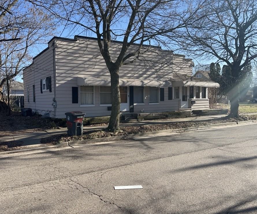 1797 13th St Sw #LEFT - Photo 3 of 10