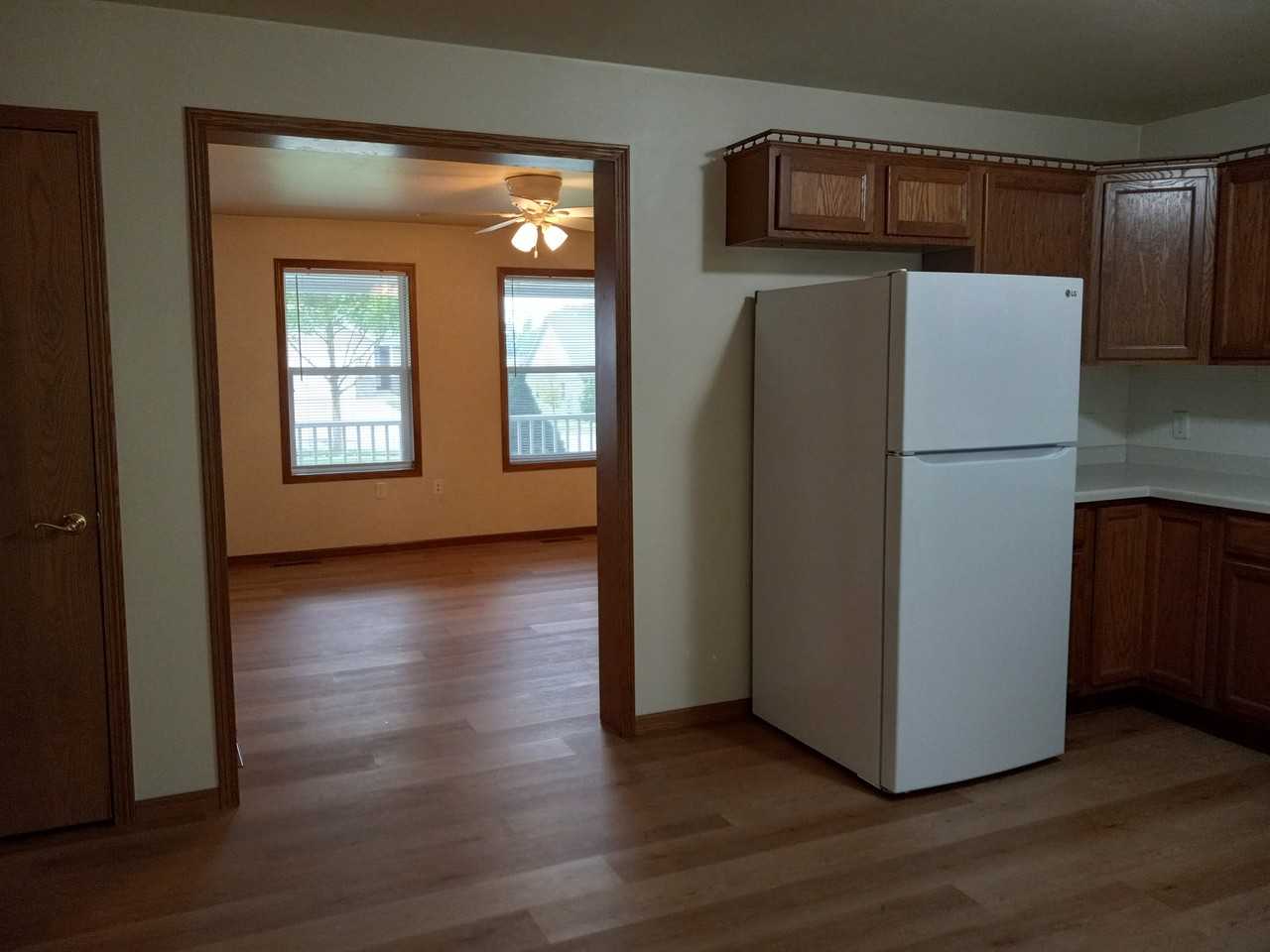 2423 Parkfield Drive - Photo 3 of 25