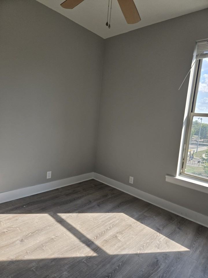 634 E 44th St #3W - Photo 6 of 16