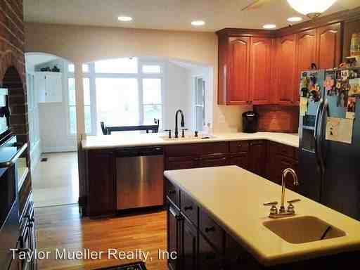 172 Shipyard Rd - Photo 2 of 11