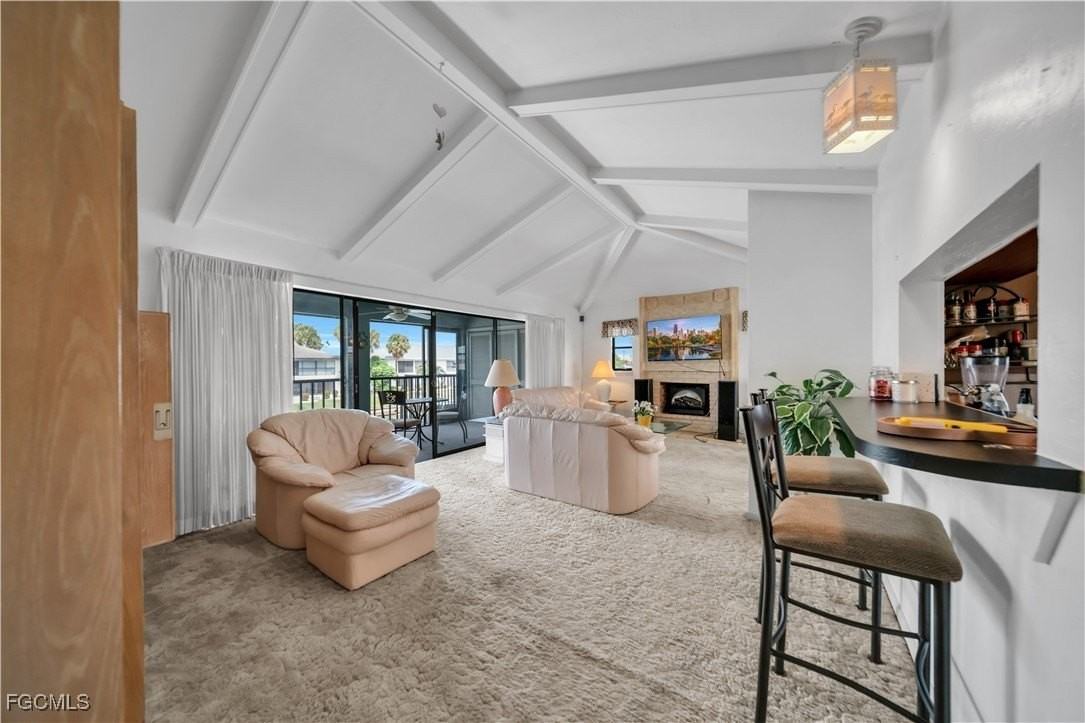 1011 Se 40th St Unit 5 #5E - Photo 4 of 37