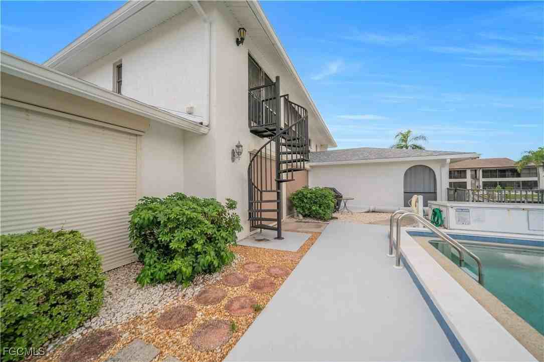 1011 Se 40th St Unit 5 #5E - Photo 6 of 37