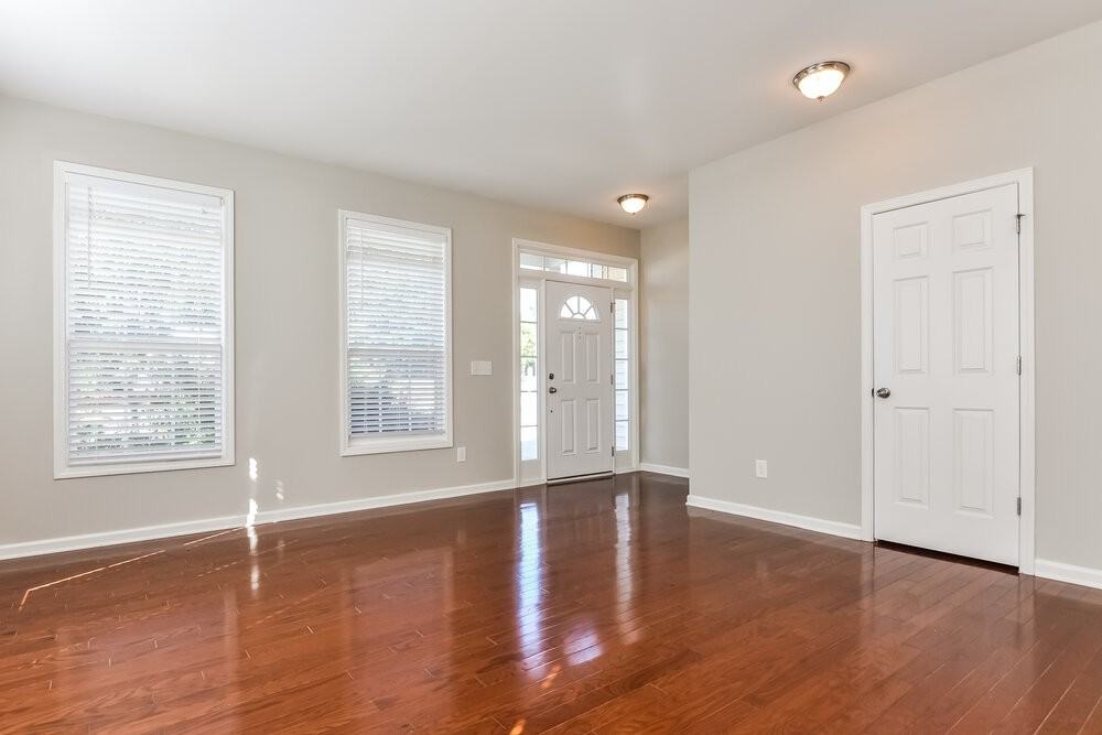 183 Killington Dr - Photo 2 of 15
