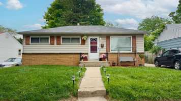 featured image of 5740 N 72nd St