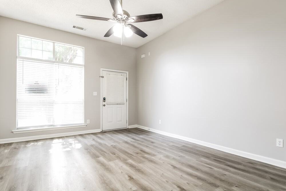 6872 Mikayla Ln - Photo 5 of 16