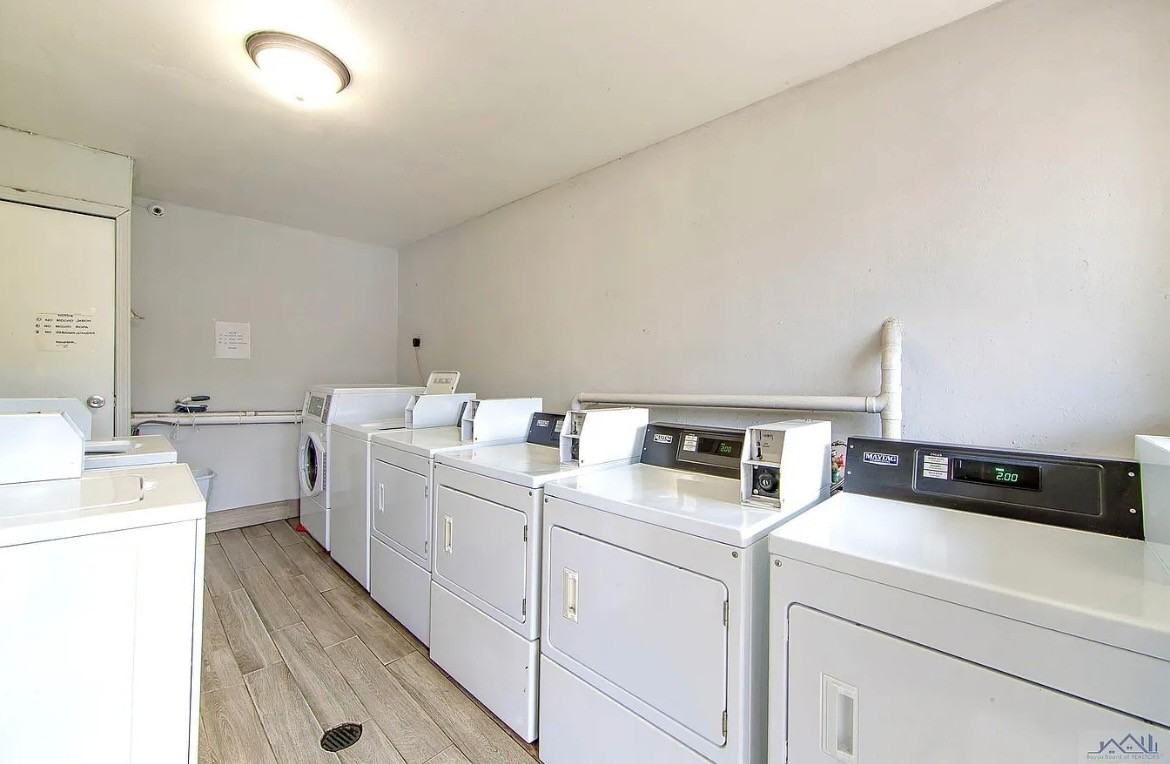 Sanford Apartments - Photo 5 of 5