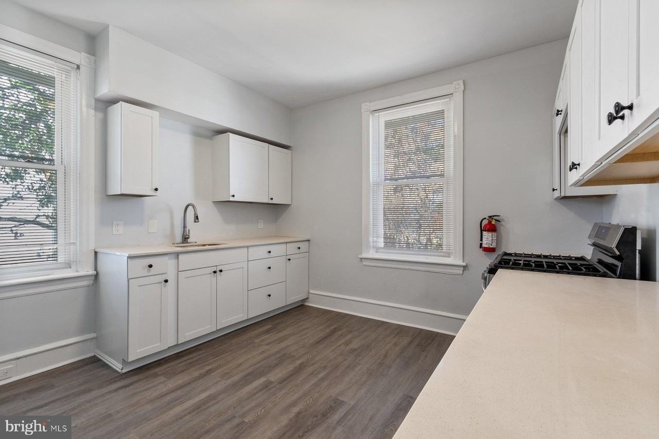 38 Curtis Ave Unit B #B - Photo 3 of 27