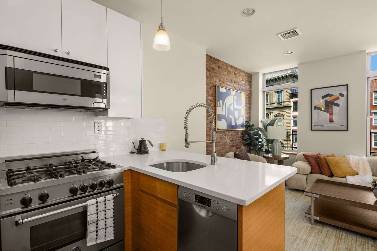 140 Broadway #1298277P - Photo 5 of 19