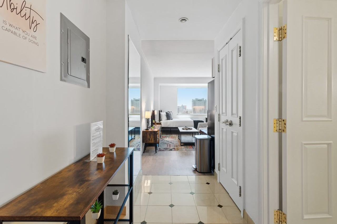 810 Pacific Ave #1014278P - Photo 3 of 23