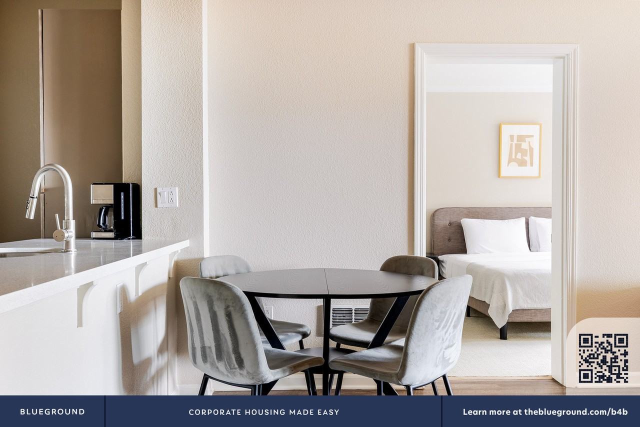 5684 Bay Street - Photo 6 of 36