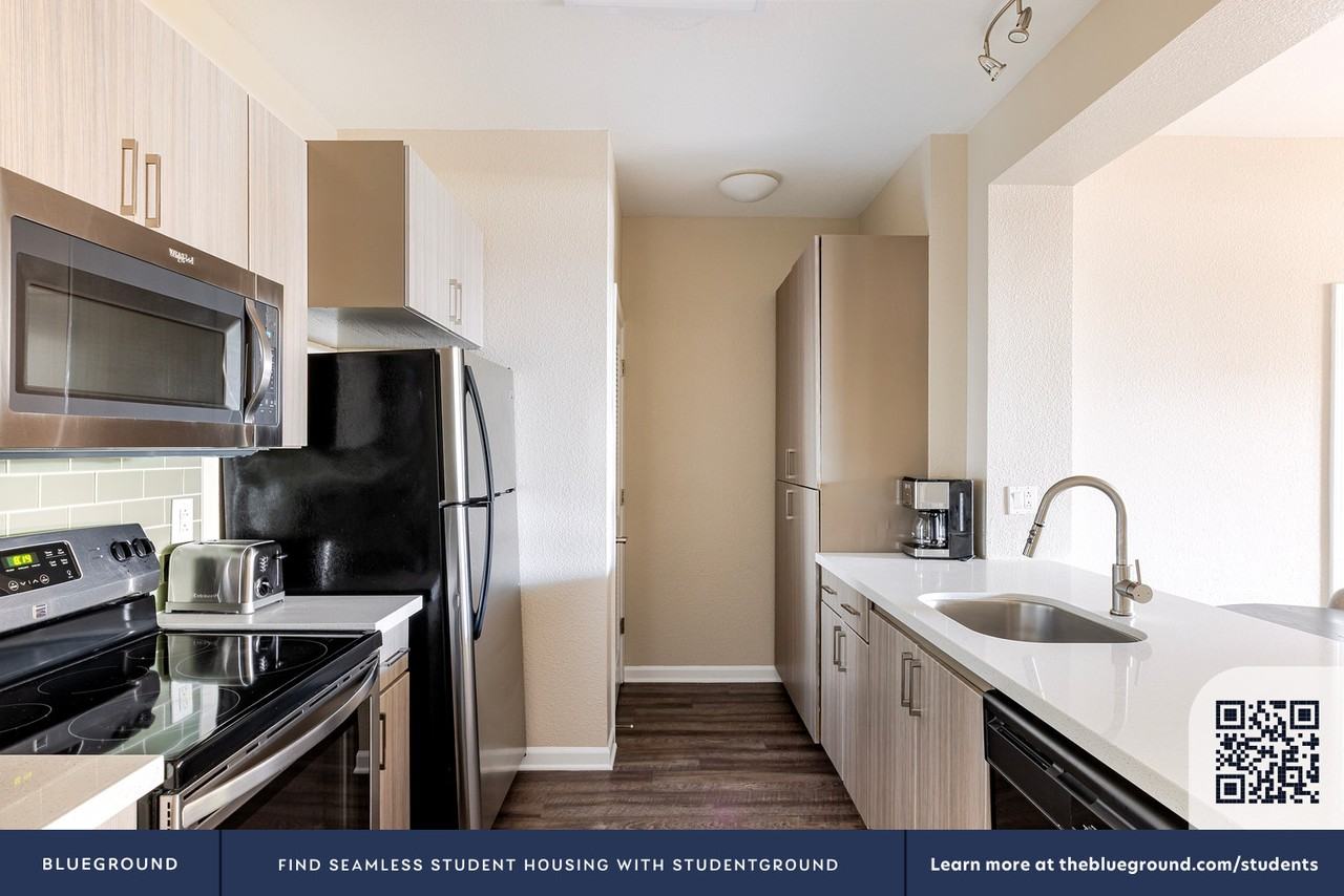 5684 Bay Street - Photo 7 of 36