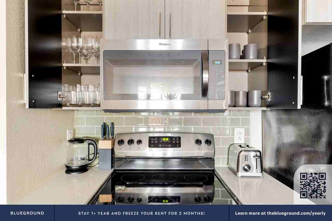 5684 Bay Street - Photo 7 of 36