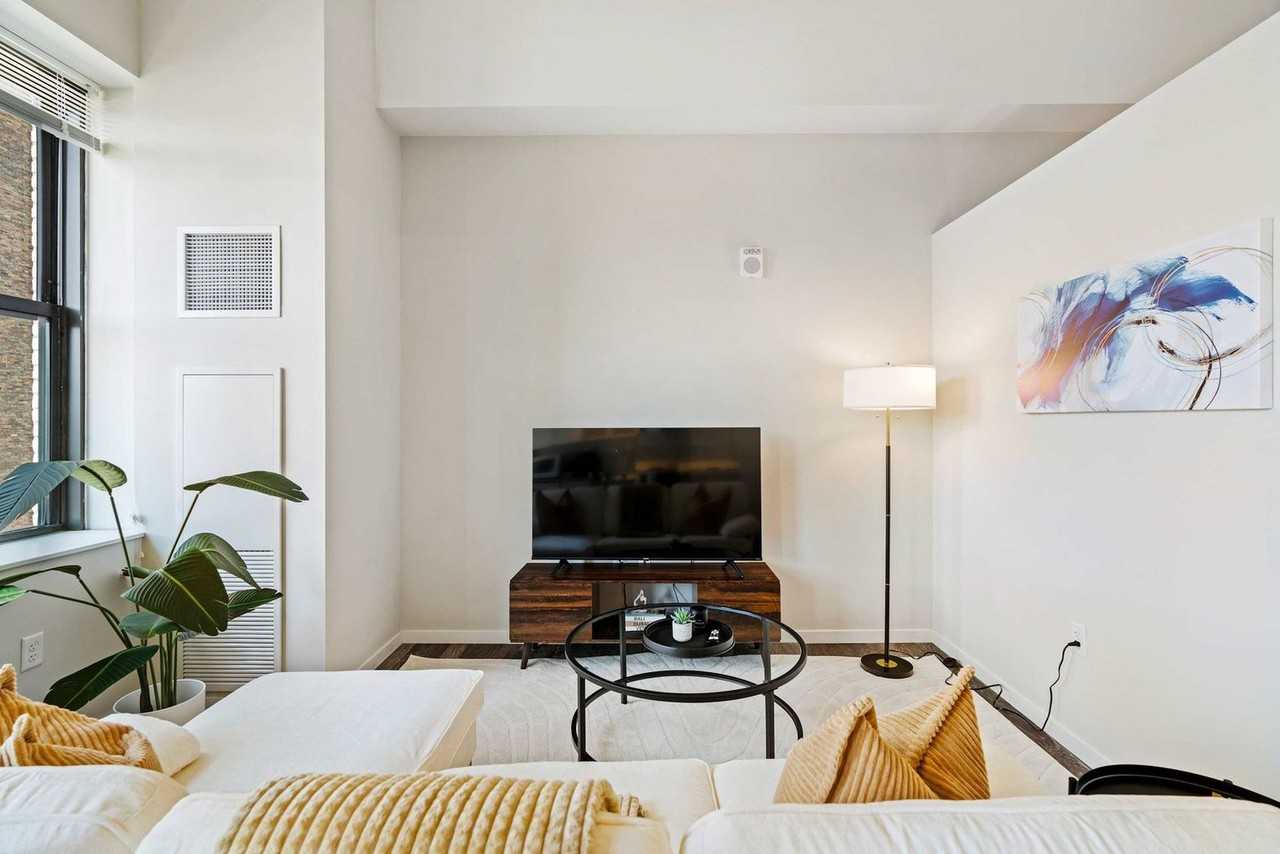 309 Vine St #1292408P - Photo 3 of 50