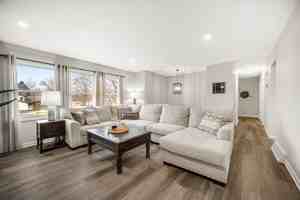 featured image of 560 Kathleen Dr