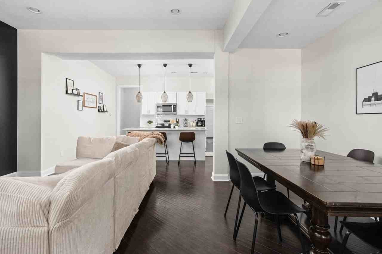 341 Parkway Ave #1303777P - Photo 7 of 30