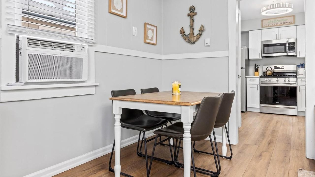 228 N Dudley Ave #1309013P - Photo 3 of 30