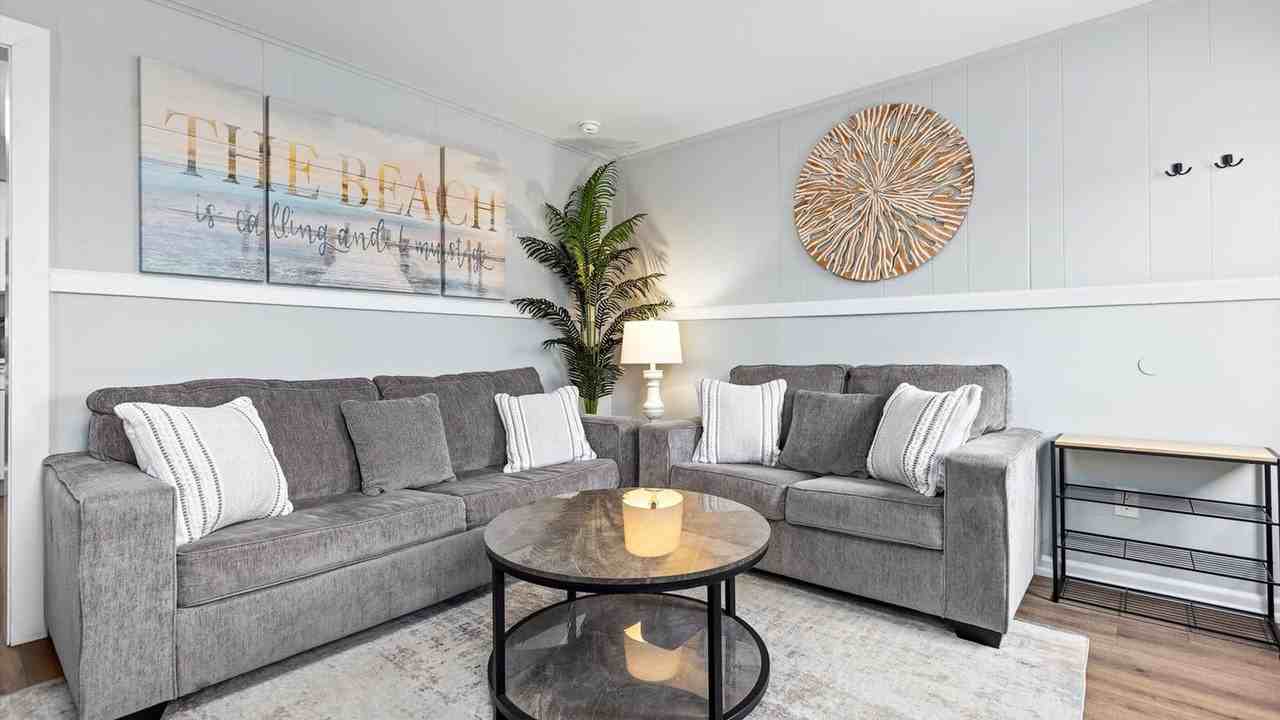 228 N Dudley Ave #1309013P - Photo 4 of 30