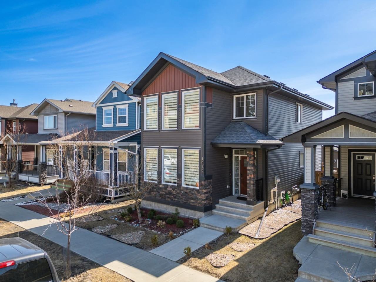 1079 Mcconachie Blvd Nw #1314507P - Photo 5 of 35