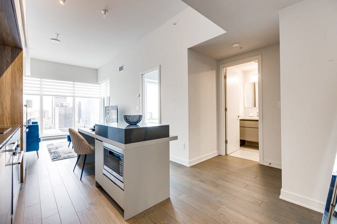 1130 Rue Saint-Antoine O #1310913P - Photo 6 of 30