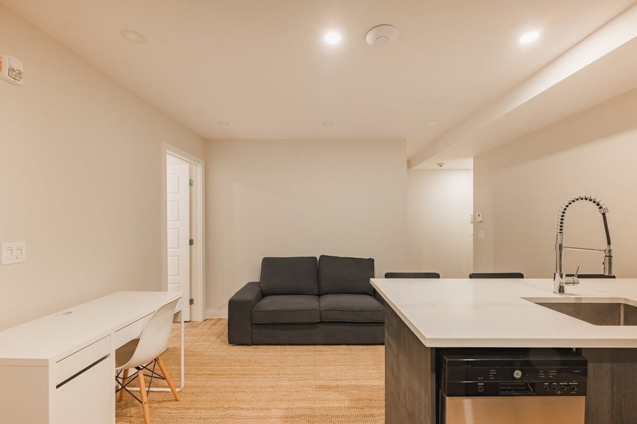 1849 Av Lincoln #1310915P - Photo 4 of 17