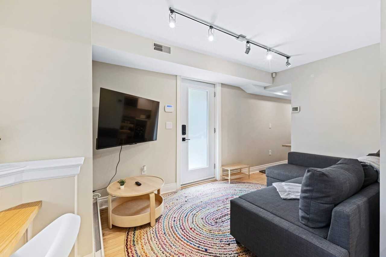 1725 Av Cedar #1310910P - Photo 2 of 16