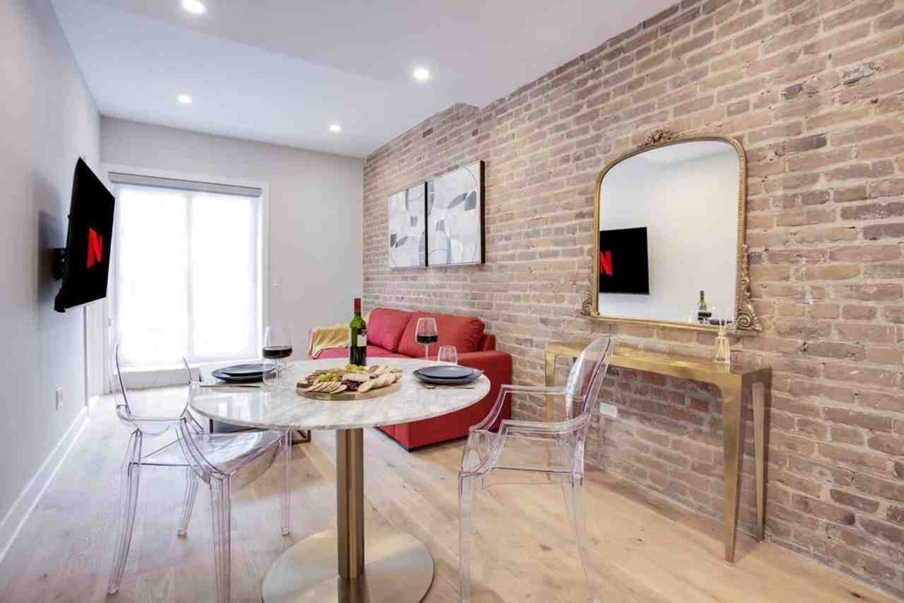 1520 Av Des Pins O #1310912P - Photo 2 of 23