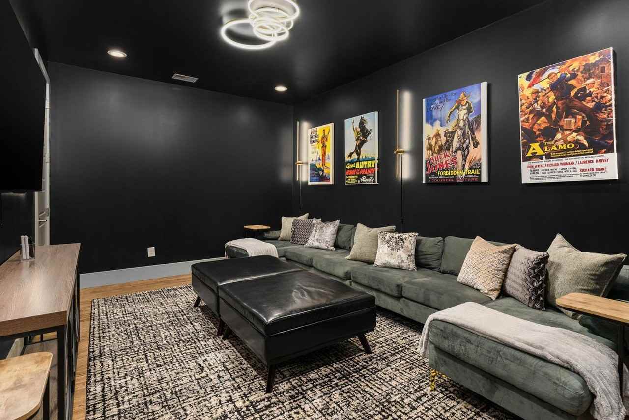 1025 Southside Ct #1312336P - Photo 6 of 32