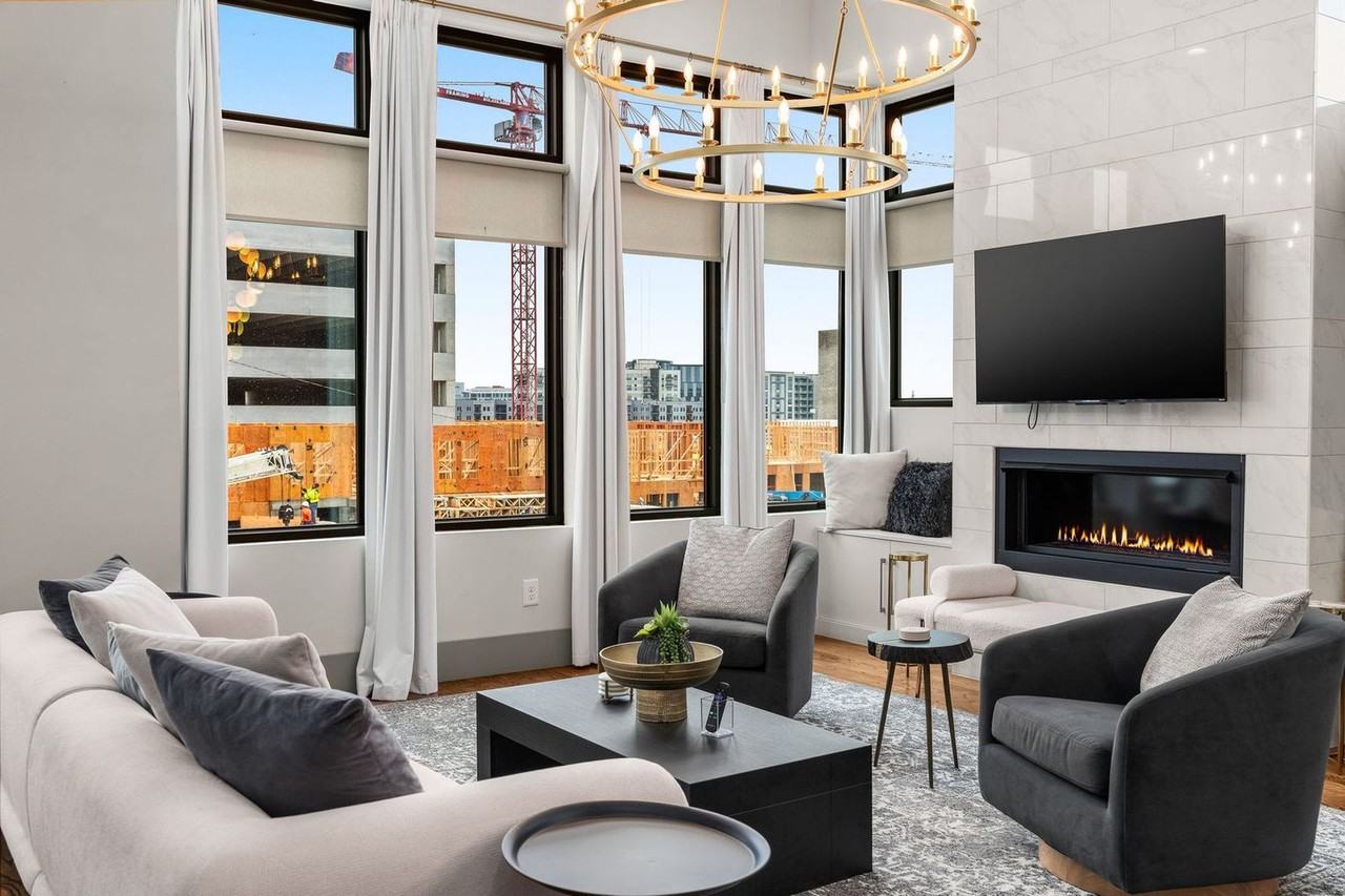 1025 Southside Ct #1312336P - Photo 7 of 32