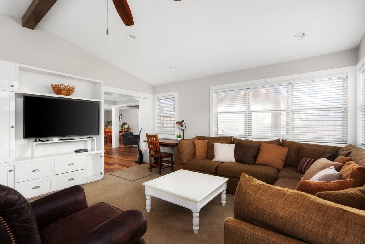 709 Colonial Park Blvd #1314614P - Photo 2 of 34