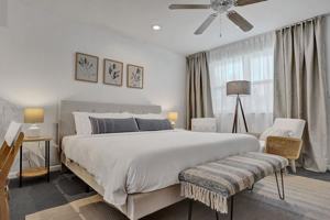 featured image of 810 S Surf Rd