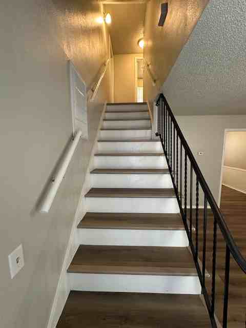 311 West Vandament Avenue - Photo 6 of 14