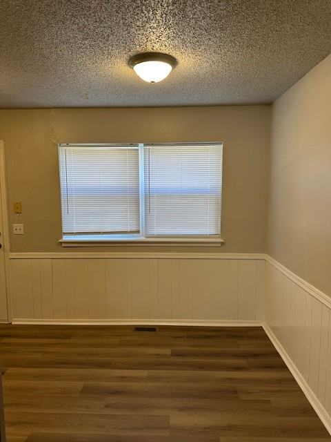 311 West Vandament Avenue - Photo 5 of 14