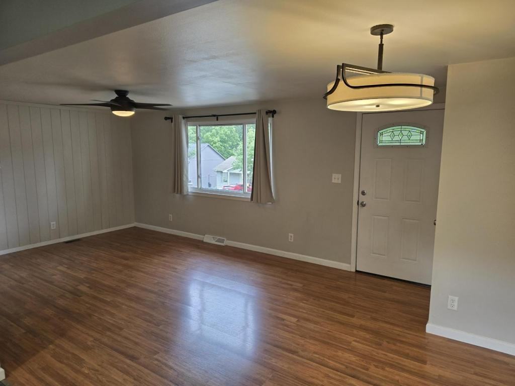 4925 N Fremont Ave - Photo 2 of 15